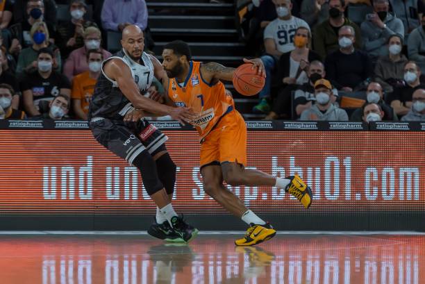 现出经典的 现出经典的