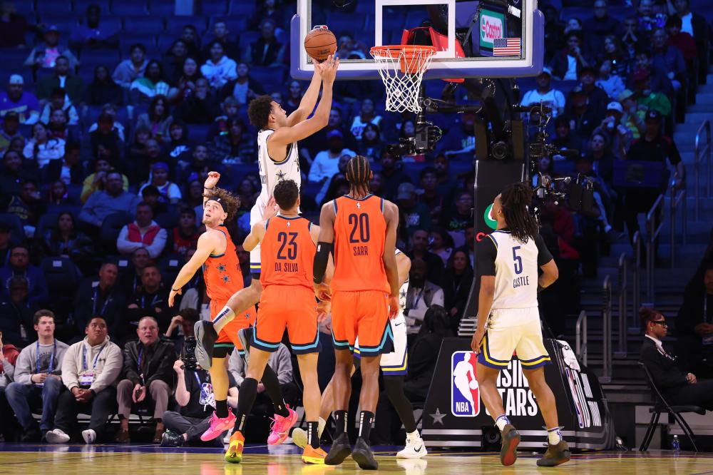 牵一发而动 牵一发而动